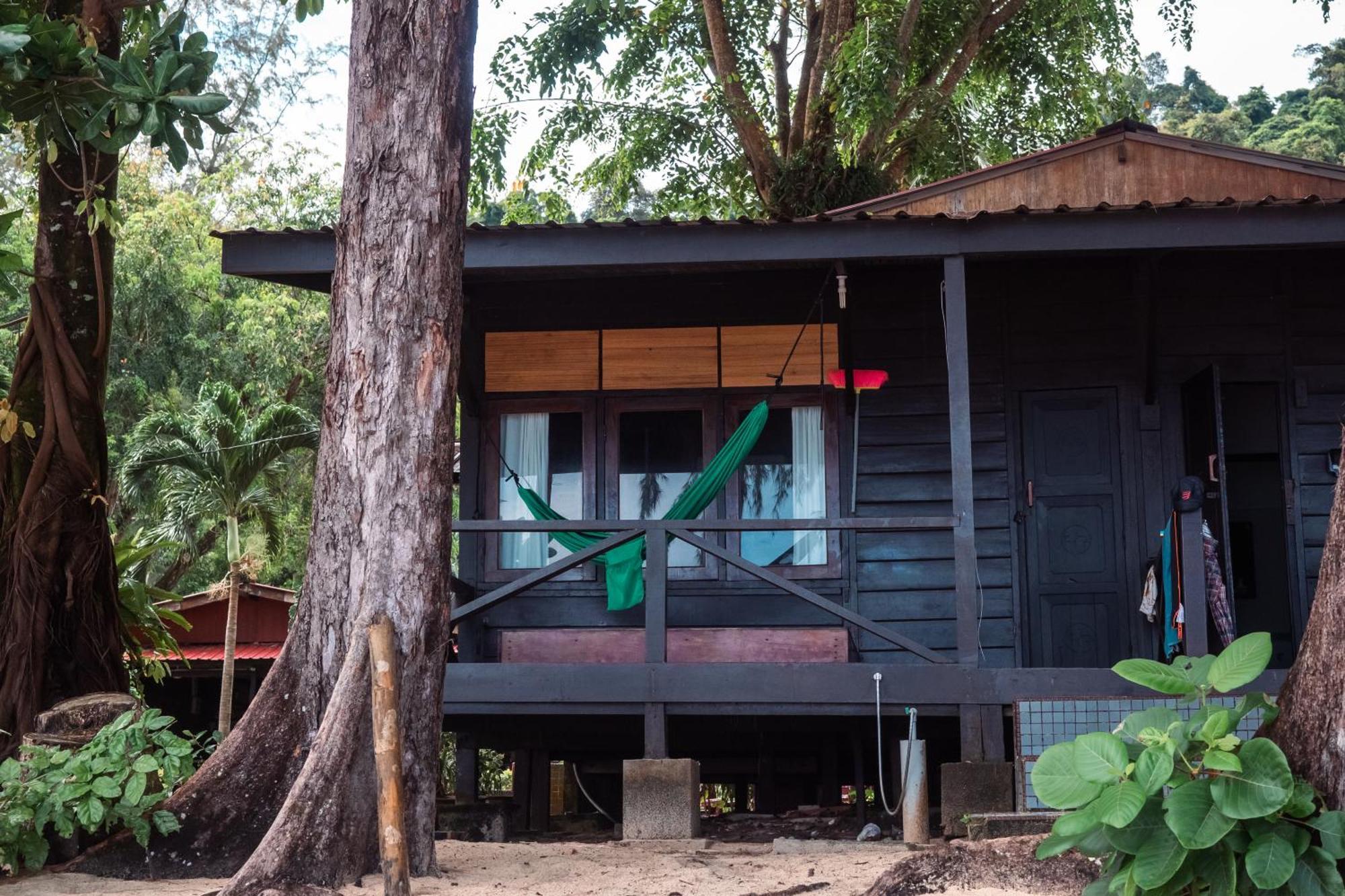 Swiss Cottage Tioman Kampong Ayer Batang المظهر الخارجي الصورة
